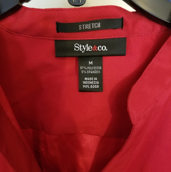 Rich Red button up w gold details - Picture 3 of 5